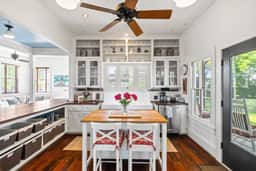 RH Wood House - Image 5